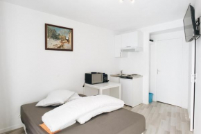 19m2 Studio with air conditioning In The 15th